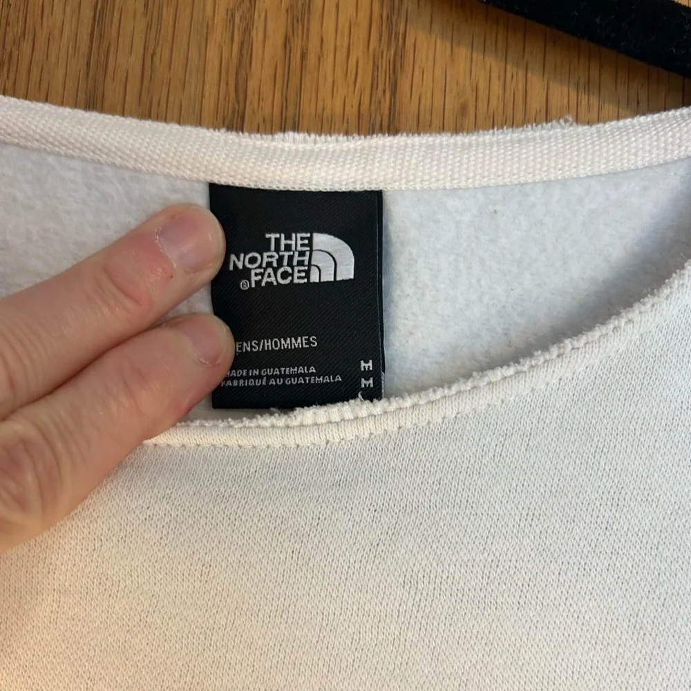 Men’s North Face Cream sweatshirt Medium crewneck